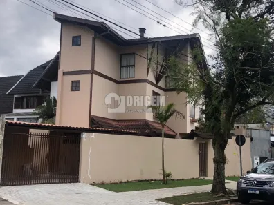 Casa com 3 Quartos para alugar, 280m² no Água Verde, Curitiba