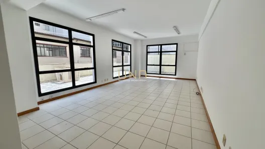 Sala Comercial à venda, 1m² no Centro, Florianópolis
