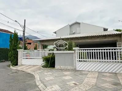 Casa com 3 Quartos à venda, 250m² no Campo Grande, Rio de Janeiro