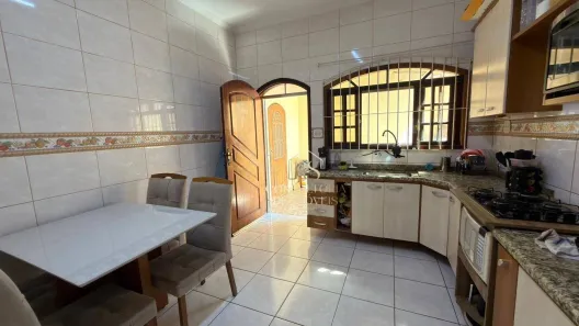 Casa com 4 Quartos à venda, 208m² no Jardim Cacique, Suzano