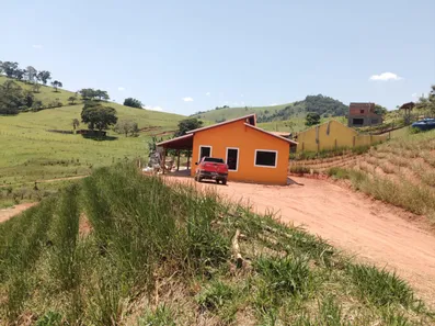 Fazenda/Sítio com 3 Quartos à venda, 2200m² no , Córrego do Bom Jesus