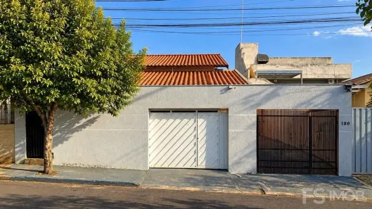Casa com 4 Quartos à venda, 250m² no Interlagos, Londrina