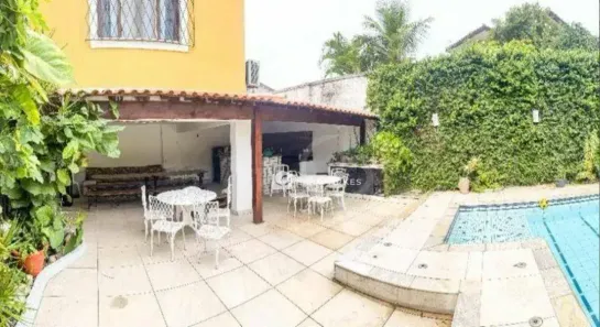 Casa com 8 Quartos para venda ou aluguel, 687m² no Barra da Tijuca, Rio de Janeiro