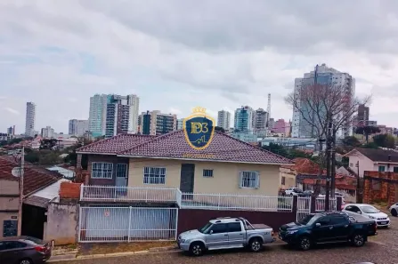 Sobrado com 3 Quartos à venda, 147m² no Uvaranas, Ponta Grossa