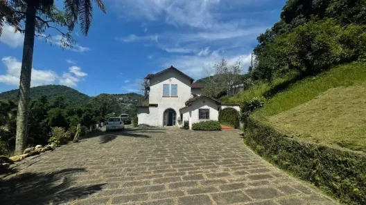 Casa com 5 Quartos à venda, 500m² no Fazenda Inglesa, Petrópolis