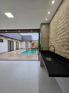 Casa com 3 Quartos à venda, 215m² no Jardim Ipê, Goiânia