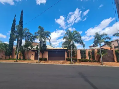 Casa com 3 Quartos à venda, 250m² no Jardim Cardinalli, São Carlos