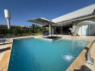 Fazenda/Sítio com 4 Quartos à venda, 395m² no , Hidrolândia