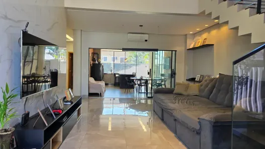 Casa de Condomínio com 4 Quartos para alugar, 260m² no Jardins Madri, Goiânia