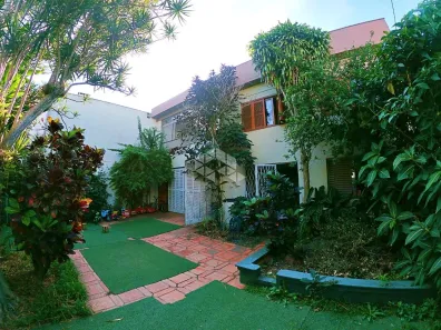 Casa com 4 Quartos à venda, 236m² no Azenha, Porto Alegre