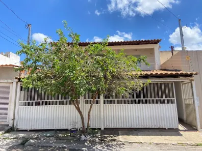 Sobrado com 4 Quartos à venda, 250m² no Riacho Fundo I, Brasília