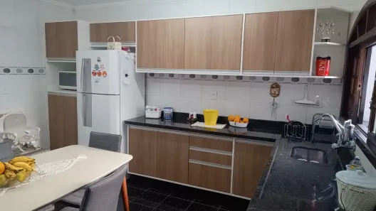 Casa com 3 Quartos à venda, 180m² no Vila Santa Isabel, Taubaté
