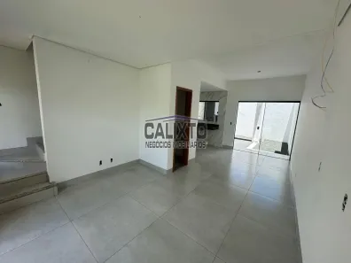 Sobrado com 3 Quartos à venda, 99m² no Novo Mundo, Uberlândia