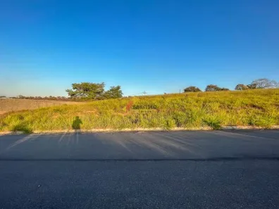 Lote/Terreno à venda, 675m² no João Antônio Gonçalves, Divinópolis