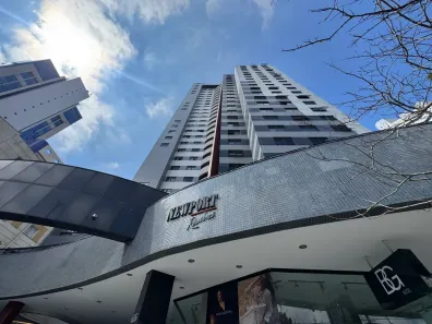 Apartamento com 2 Quartos para alugar, 80m² no Centro, Curitiba