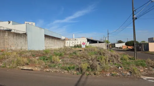 Lote/Terreno à venda, 330m² no Jardim Maria Luiza, Londrina