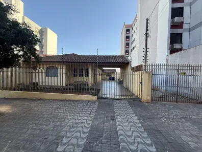 Imóvel Comercial com 3 Quartos à venda, 227m² no Zona 07, Maringá