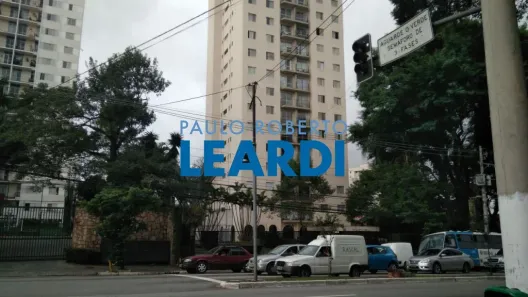 Apartamento com 2 Quartos para alugar, 2000m² no Vila Sofia, São Paulo