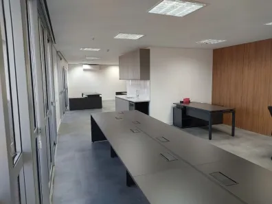 Sala Comercial para venda ou aluguel, 104m² no Vila São Francisco (Zona Sul), São Paulo