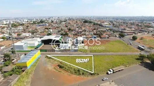 Lote/Terreno à venda, 852m² no Santa Mônica, Uberlândia