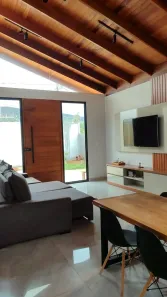 Casa com 3 Quartos para venda ou aluguel, 250m² no Bosques de Ibirité, Ibirité