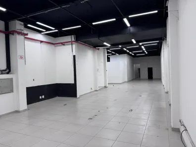 Ponto Comercial para alugar, 273m² no Santa Efigênia, São Paulo