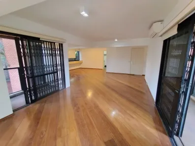 Apartamento com 3 Quartos para alugar, 220m² no Moema, São Paulo