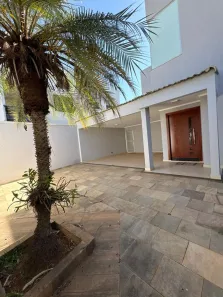 Casa com 3 Quartos à venda, 198m² no Alto Umuarama, Uberlândia