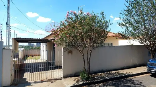 Casa com 3 Quartos à venda, 160m² no Vila Independência, Araraquara