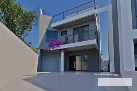 Casa com 3 Quartos à venda, 205m² no São Lourenço, Curitiba