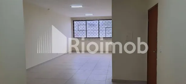 Sala Comercial para alugar, 41m² no Taquara, Rio de Janeiro