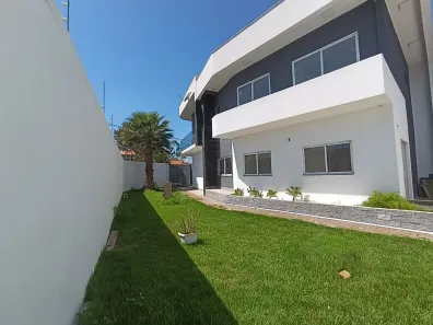 Casa com 3 Quartos para alugar, 139m² no Jardim Pioneiros, Londrina