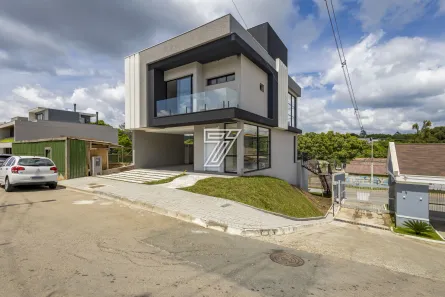 Casa de Condomínio com 3 Quartos à venda, 293m² no Tanguá, Almirante Tamandaré