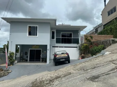 Casa com 3 Quartos para alugar, 285m² no Saco Grande, Florianópolis