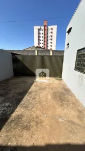 Casa com 3 Quartos para alugar, 300m² no Segismundo Pereira, Uberlândia
