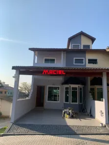 Casa de Condomínio com 4 Quartos à venda, 177m² no Parque Santo Antônio, Jacareí