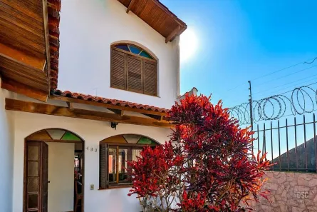 Casa com 4 Quartos à venda, 247m² no Santo Antônio, Porto Alegre