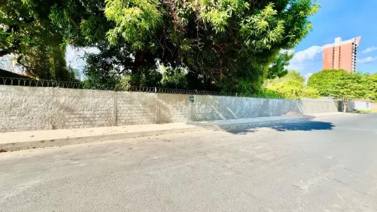 à venda, 1350m² no Jóquei, Teresina