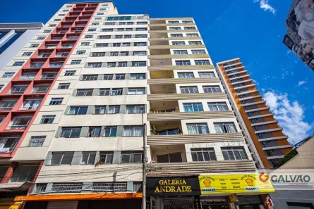Apartamento com 2 Quartos para alugar, 70m² no Centro, Curitiba