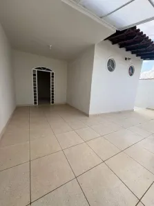 Imóvel Comercial com 3 Quartos para alugar, 100m² no Santa Mônica, Uberlândia