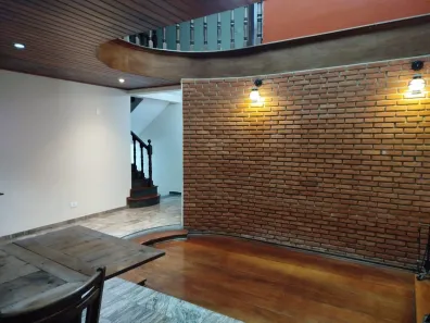 Casa com 3 Quartos para venda ou aluguel, 246m² no Vila Galvão, Guarulhos