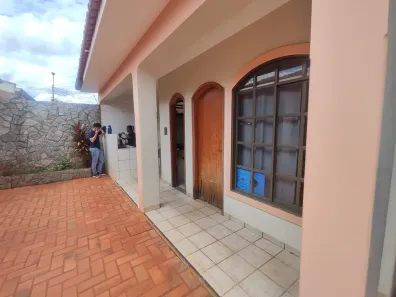 Casa com 3 Quartos à venda, 220m² no Jardim Goiás, Rio Verde