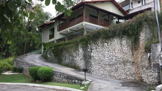 Casa de Condomínio com 4 Quartos à venda, 350m² no Sapê, Niterói