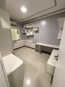 Casa com 3 Quartos para alugar, 250m² no Aleixo, Manaus