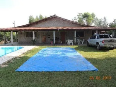 Fazenda/Sítio com 3 Quartos à venda, 264m² no CAMPO DO MEIO, Araçoiaba da Serra