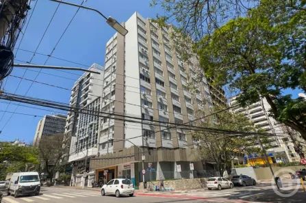 Apartamento com 2 Quartos para alugar, 93m² no Centro, Florianópolis