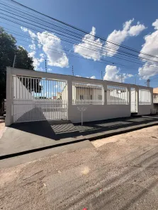 Casa com 2 Quartos para alugar, 70m² no Bela Vista, Cuiabá