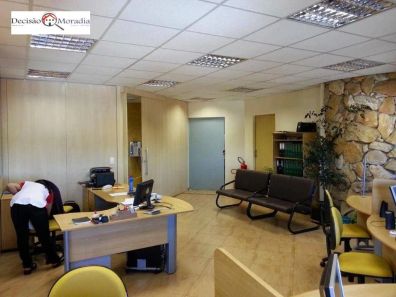 Sala Comercial para venda ou aluguel, 142m² no Jardim Lambreta, Cotia