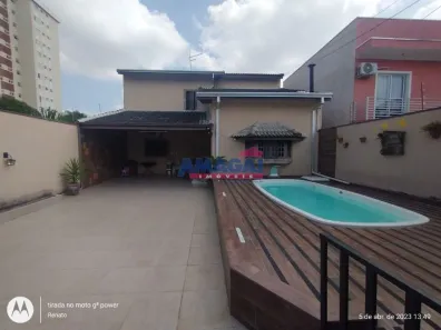 Sobrado com 3 Quartos à venda, 117m² no Loteamento Villa Branca, Jacareí