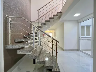 Sobrado com 4 Quartos à venda, 244m² no Jardim Verônica, Maringá